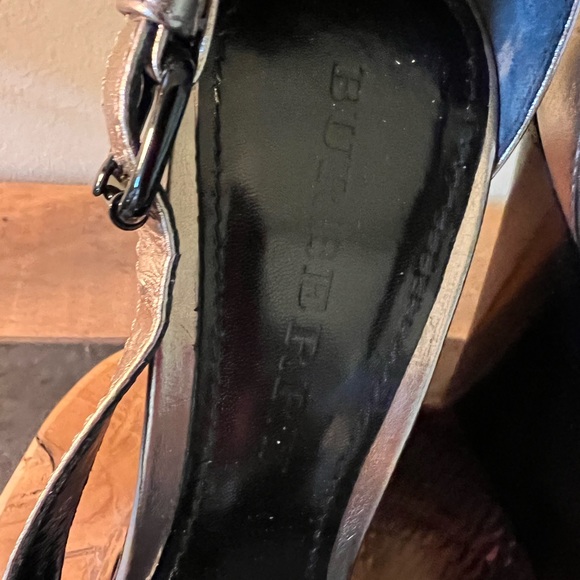 Burberry London wedge platforms, gold, Sz 38 - Picture 3 of 14